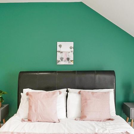Lovely 4 Bed With Ensuite Free Wifi Off Street Parking In Sutton Morden  Exteriér fotografie