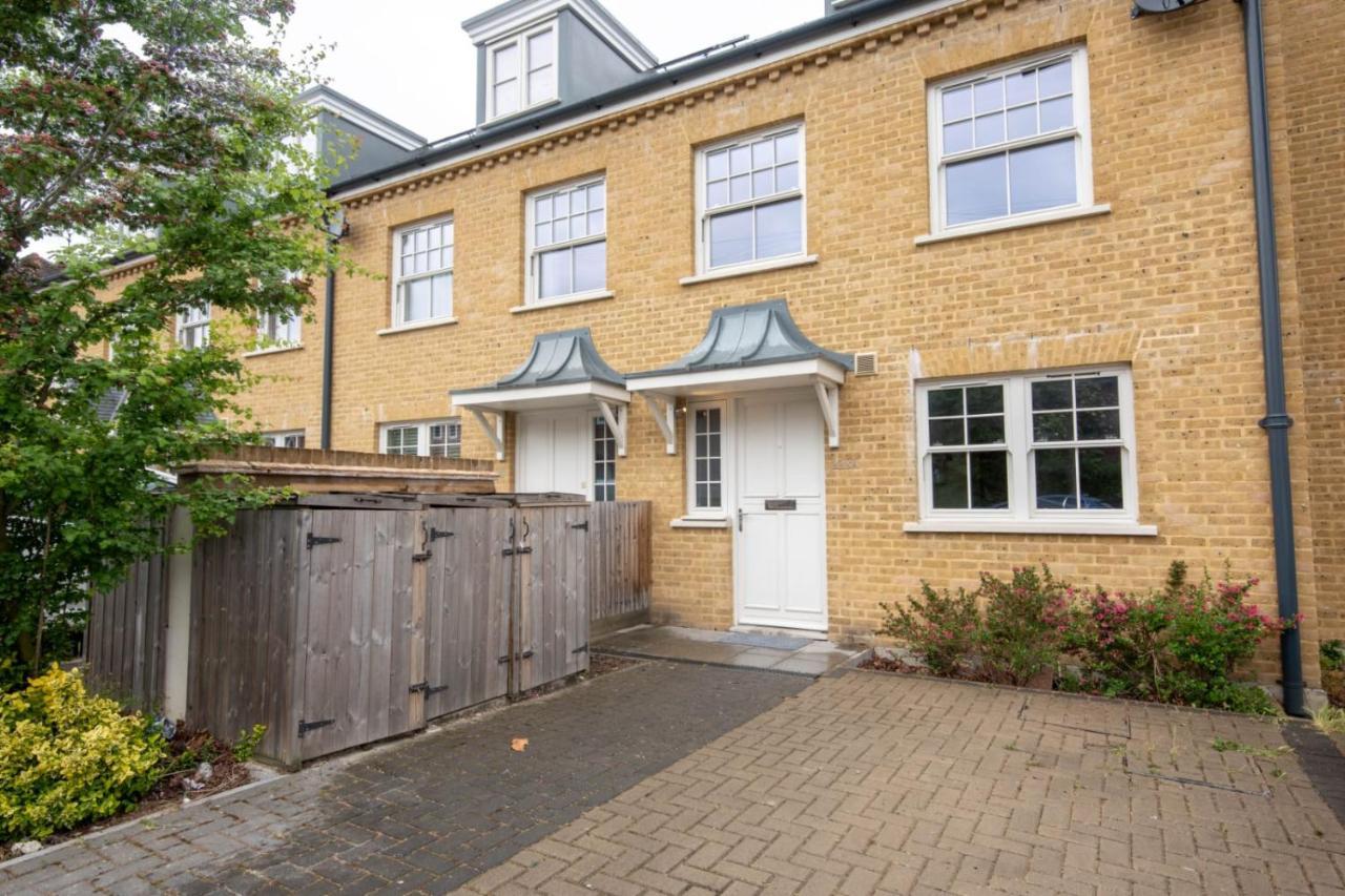 Lovely 4 Bed With Ensuite Free Wifi Off Street Parking In Sutton Morden  Exteriér fotografie