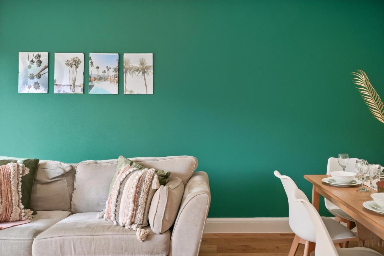 Lovely 4 Bed With Ensuite Free Wifi Off Street Parking In Sutton Morden  Exteriér fotografie